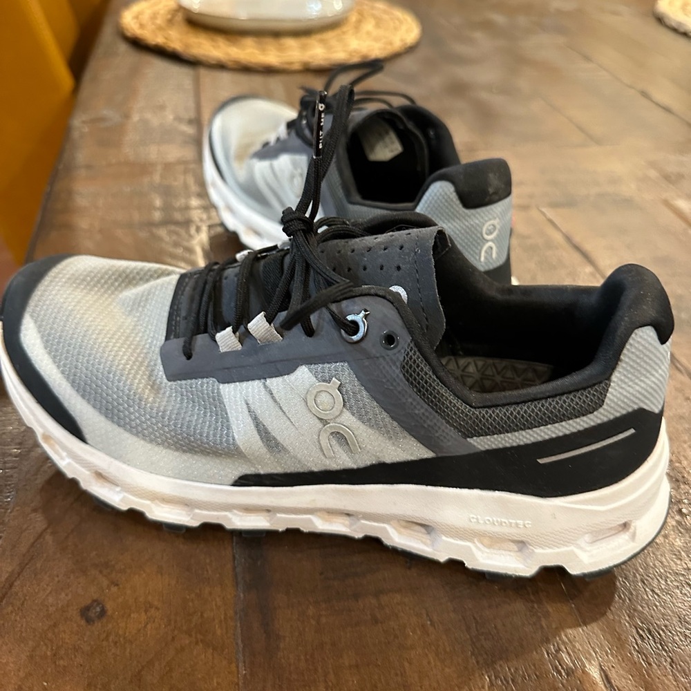 On Women's Cloudvista Trail Running Shoes 8.5